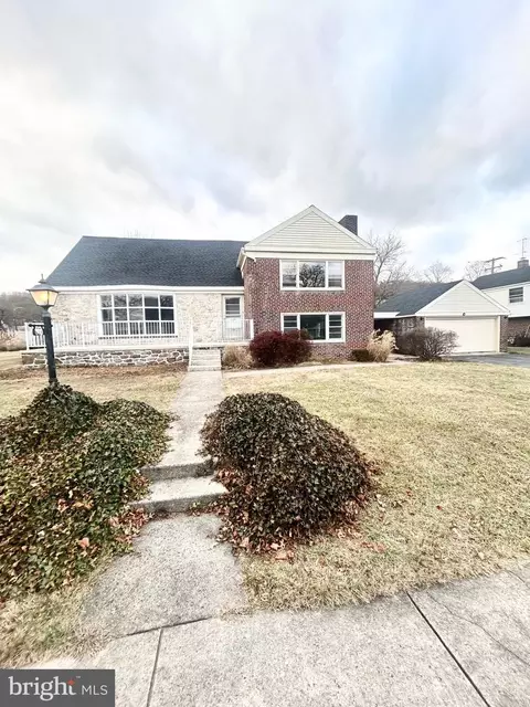 800 Penndale Ave, Reading, PA 19606