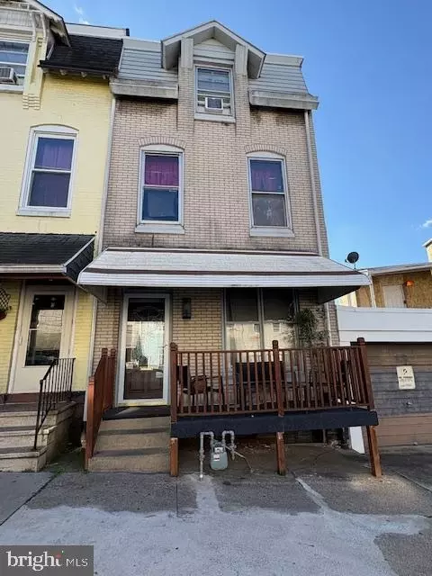 806 Douglass St, Reading, PA 19604
