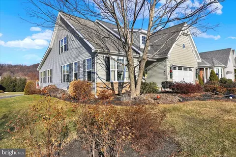 Exterior - 2 Cedarcrest Ln, Oley, PA 19547 photo 6 of 8