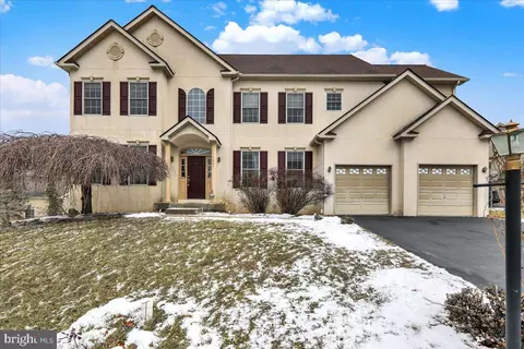 1631 W Thistle Dr, Reading, PA 19610