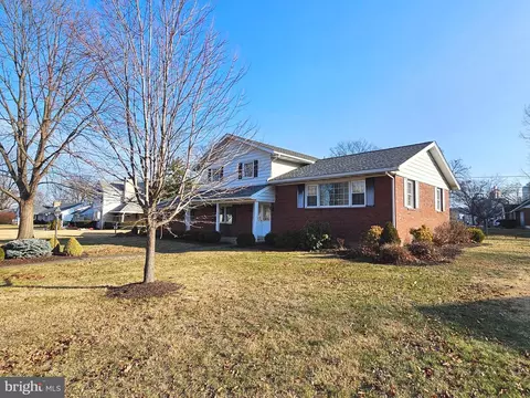 3219 Westview Dr, Reading, PA 19605