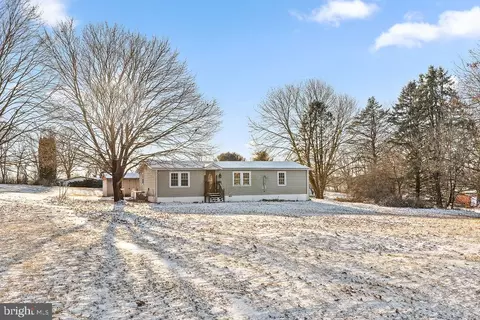 21 Morris Dr, Fleetwood, PA 19522