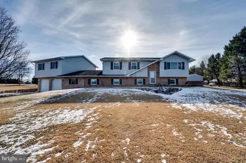 560 Birch Hill Rd, Shoemakersville, PA 19555