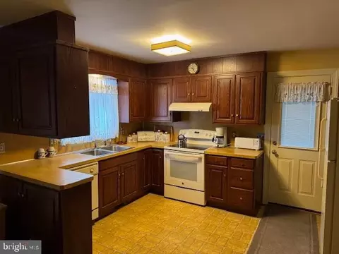 Kitchen - 48 Valley Rd, Reading, PA 19610 photo 1 of 1