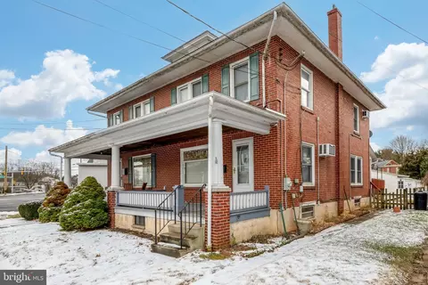 44 Cacoosing Ave, Sinking Spring, PA 19608 photo 2
