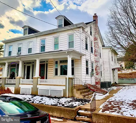 226 N Church St, Mohnton, PA 19540
