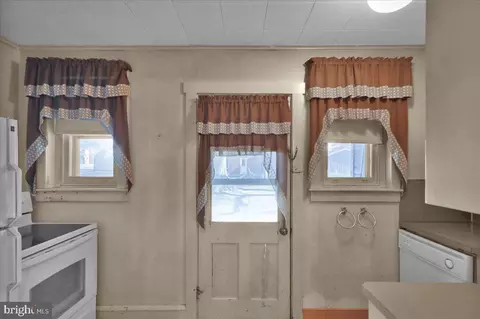 Entry Way - 51 Ralph Ave, Reading, PA 19608 photo 1 of 2