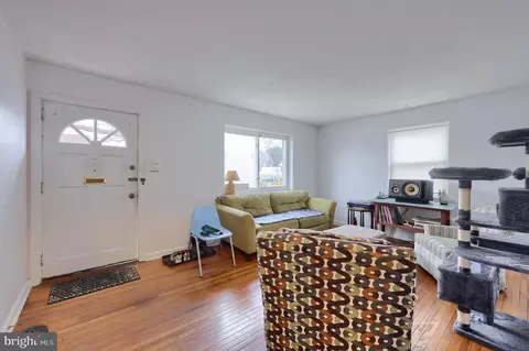 Entry Way - 217 Gerry St, Reading, PA 19611 photo 3 of 3