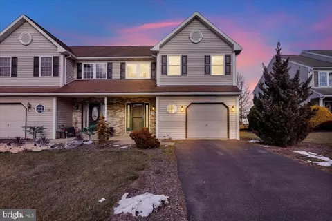 19 Michigan Dr, Reading, PA 19608