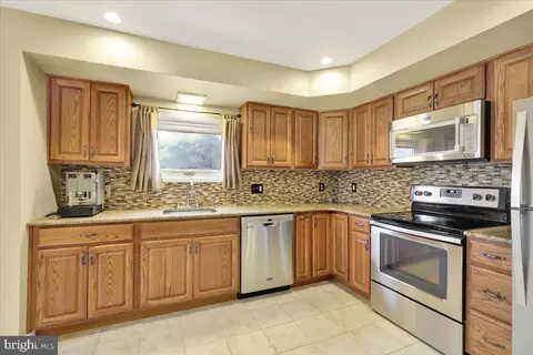 Kitchen - 140 Oberlin Ave, Reading, PA 19608 photo 2 of 3