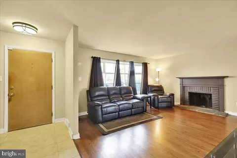 Living - 140 Oberlin Ave, Reading, PA 19608 photo 1 of 5