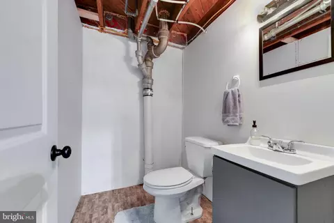 Bath - 111 N Dwight St, Reading, PA 19609 photo 2 of 2