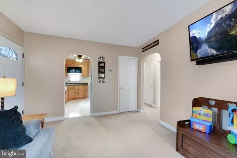 Entry Way - 111 N Dwight St, Reading, PA 19609 photo 1 of 2