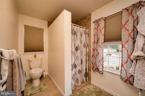 Bath - 35 Harry Ave, Reading, PA 19607 photo 1 of 3