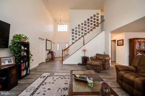 Entry Way - 35 Harry Ave, Reading, PA 19607 photo 6 of 13