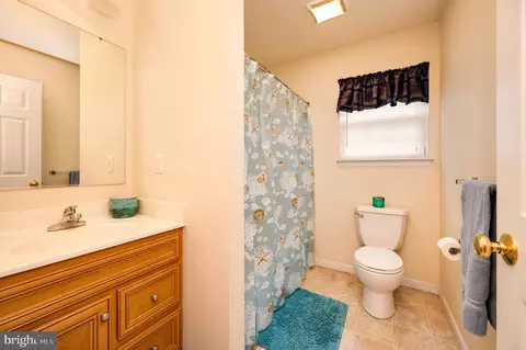 Bath - 35 Harry Ave, Reading, PA 19607 photo 2 of 3