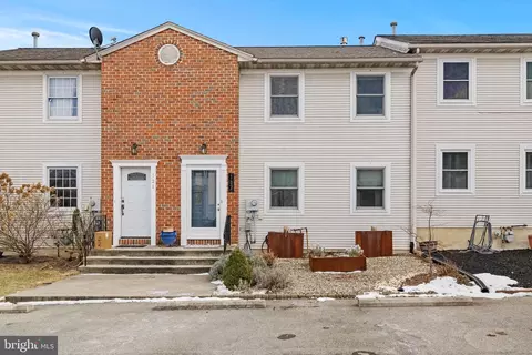 117 White Birch Ln, Blandon, PA 19510