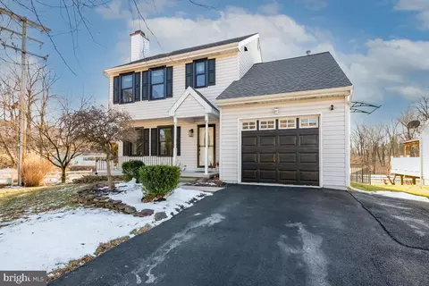 4290 Hunters Run Blvd, Reading, PA 19606