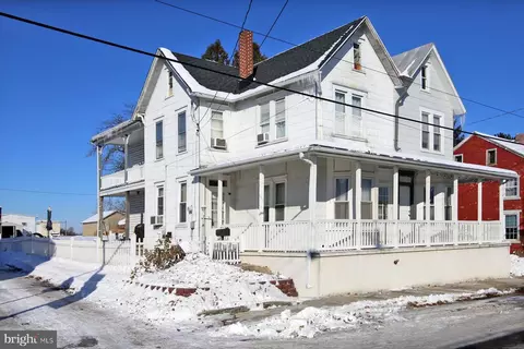 112 S 2nd St, Womelsdorf, PA 19567