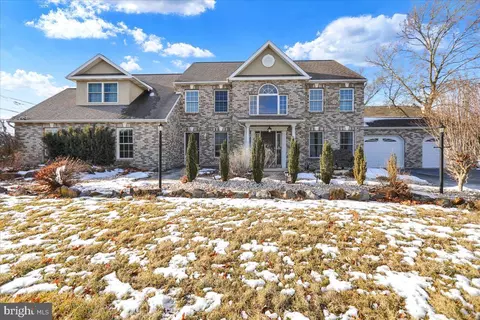 28 Hettinger, West Lawn, PA 19609