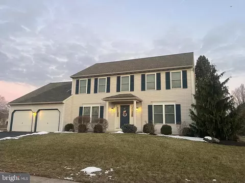 603 Ridge Dr, Douglassville, PA 19518