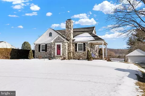 570 Oysterdale Rd, Oley, PA 19547
