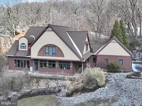3 Wyndham Hill Dr, Reading, PA 19606