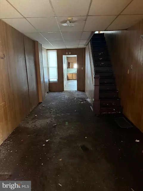 Entry Way - 1017 Green St, Reading, PA 19604 photo 1 of 3