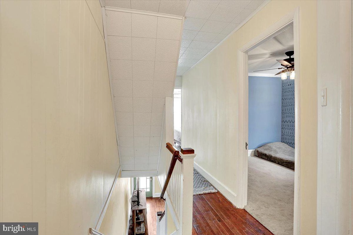 Entry Way - 325 2nd St, Reading, PA 19607 photo 4 of 6
