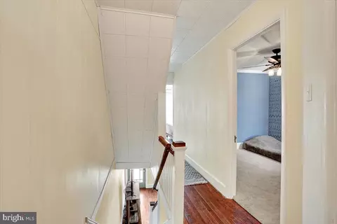 Entry Way - 325 2nd St, Reading, PA 19607 photo 4 of 6
