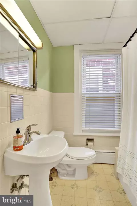 Bath - 325 2nd St, Reading, PA 19607 photo 4 of 4