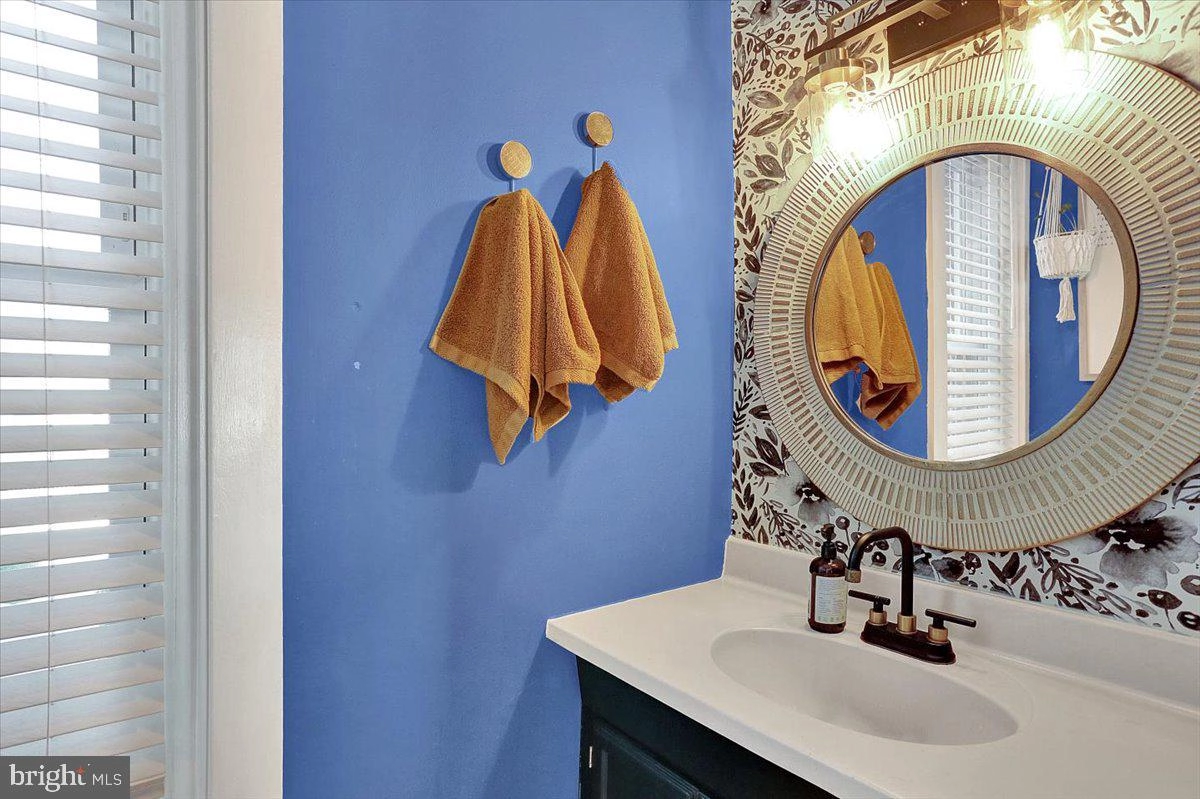 Bath - 325 2nd St, Reading, PA 19607 photo 1 of 4