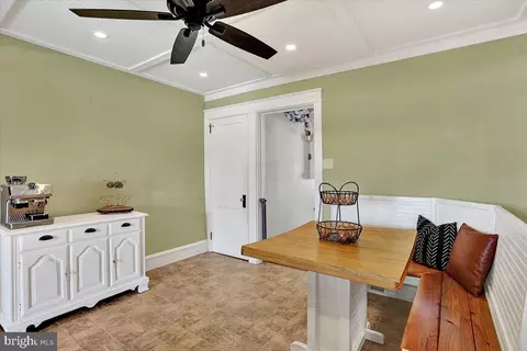 Entry Way - 325 2nd St, Reading, PA 19607 photo 3 of 6