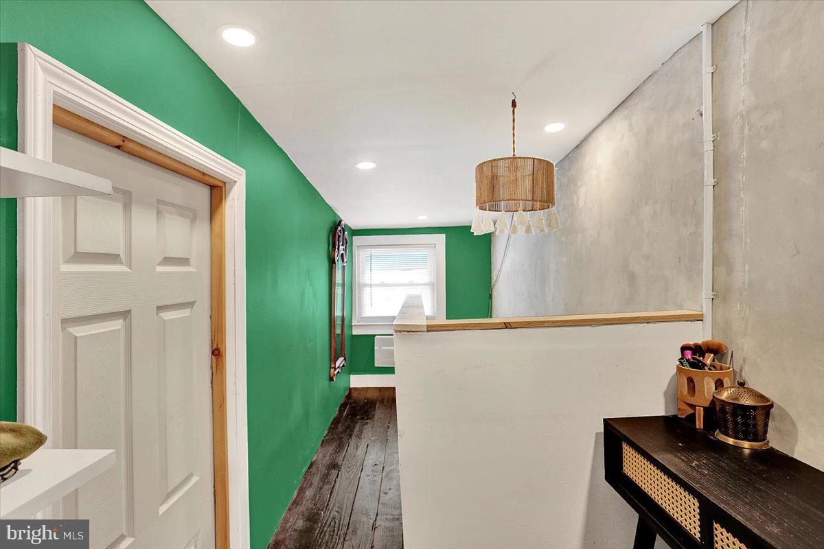 Entry Way - 325 2nd St, Reading, PA 19607 photo 6 of 6