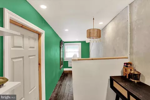 Entry Way - 325 2nd St, Reading, PA 19607 photo 6 of 6