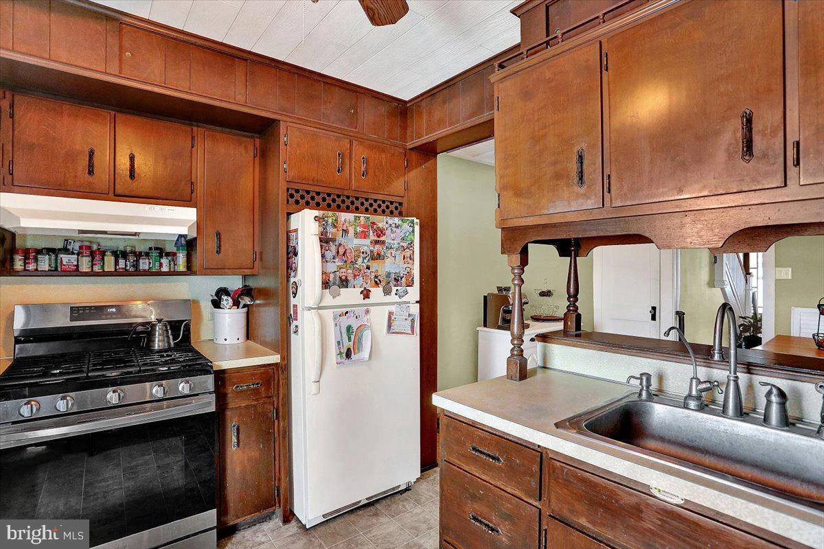 Kitchen - 325 2nd St, Reading, PA 19607 photo 2 of 2