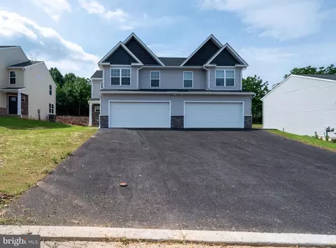 36 Rosalies Way, Temple, PA 19560