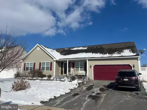 9 Versailles Ct, Reading, PA 19605