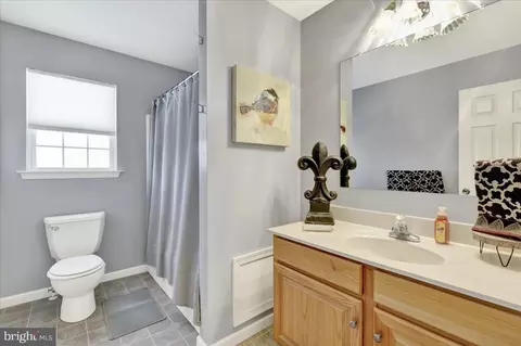 Bath - 416 Longview Dr, Reading, PA 19608 photo 3 of 4