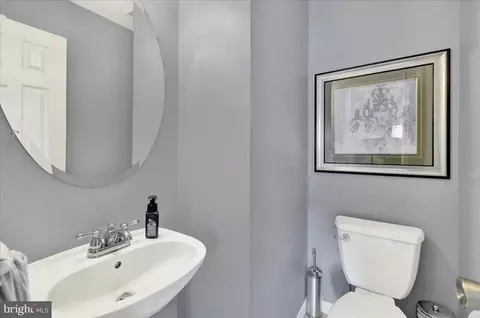 Entry Way - 416 Longview Dr, Reading, PA 19608 photo 3 of 4