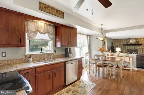 Kitchen - 20 Mesa Dr, Sinking Spring, PA 19608 photo 5 of 5