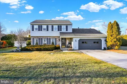 20 Mesa Dr, Sinking Spring, PA 19608