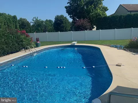 Exterior - 20 Mesa Dr, Sinking Spring, PA 19608 photo 2 of 7