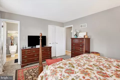 Bedroom - 20 Mesa Dr, Sinking Spring, PA 19608 photo 2 of 4