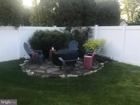 Exterior - 20 Mesa Dr, Sinking Spring, PA 19608 photo 4 of 7