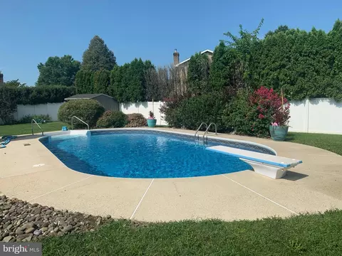 Exterior - 20 Mesa Dr, Sinking Spring, PA 19608 photo 5 of 7
