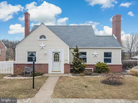 315 W 6th St, Boyertown, PA 19512
