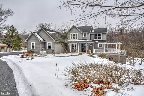 941 Sportsman Rd, Robesonia, PA 19551