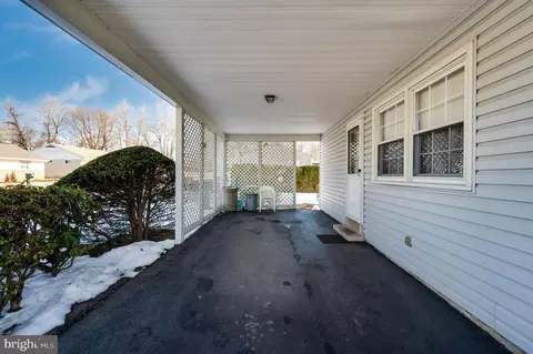 5 Koch Rd, Reading, PA 19605 photo 6