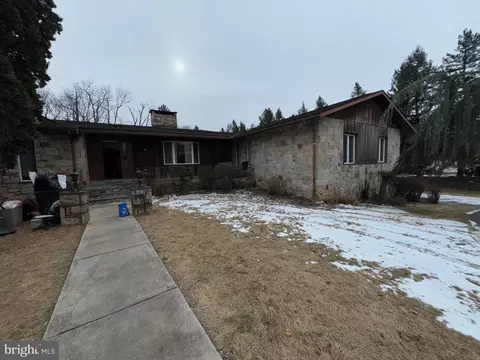 520 Frontier Ave, Reading, PA 19601
